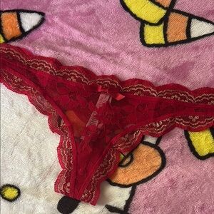 VS | Elegant Red Lace Women's Thong